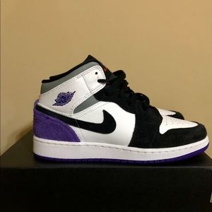 Air Jordan 1 Mid SE GS White Court Purple 7Y/W 8.5